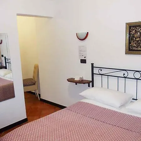 达玛塞罗酒店 *